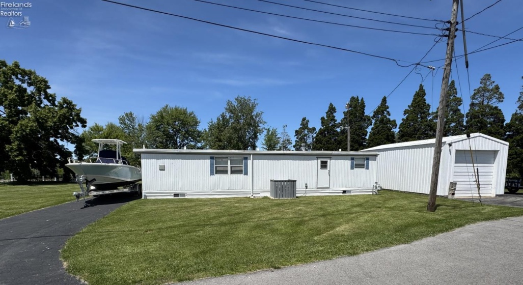 2825 Risingsun Road, Port Clinton, 43452, 1 Bedroom Bedrooms, ,1 BathroomBathrooms,Residential,For Sale,Risingsun,20262123