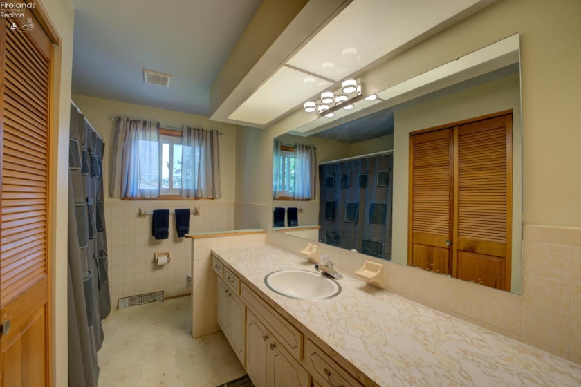 1804 44th, Lorain, 44053, 4 Bedrooms Bedrooms, ,2 BathroomsBathrooms,Residential,For Sale,44th,20261847
