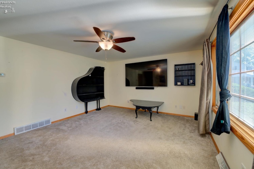 1804 44th, Lorain, 44053, 4 Bedrooms Bedrooms, ,2 BathroomsBathrooms,Residential,For Sale,44th,20261847