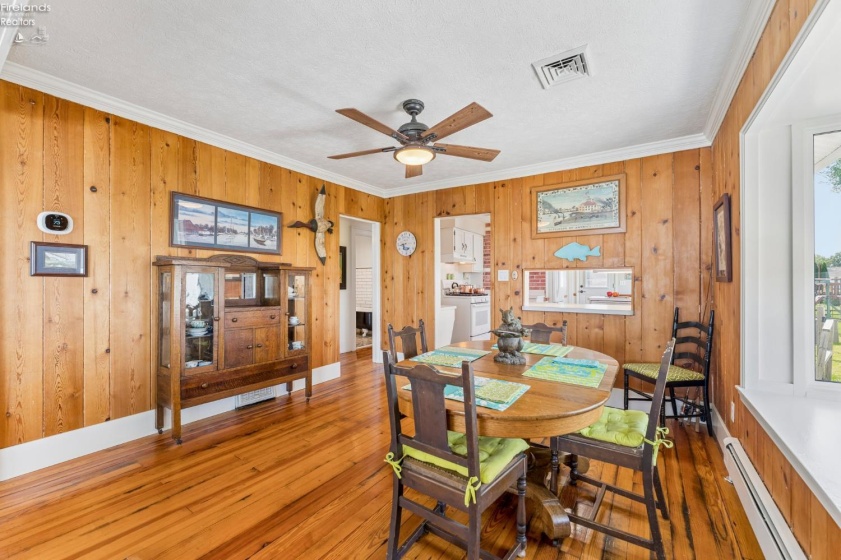 203 Ashland Avenue, Huron, 44839, 3 Bedrooms Bedrooms, ,2 BathroomsBathrooms,Residential,For Sale,Ashland,20262135