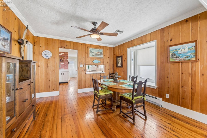 203 Ashland Avenue, Huron, 44839, 3 Bedrooms Bedrooms, ,2 BathroomsBathrooms,Residential,For Sale,Ashland,20262135