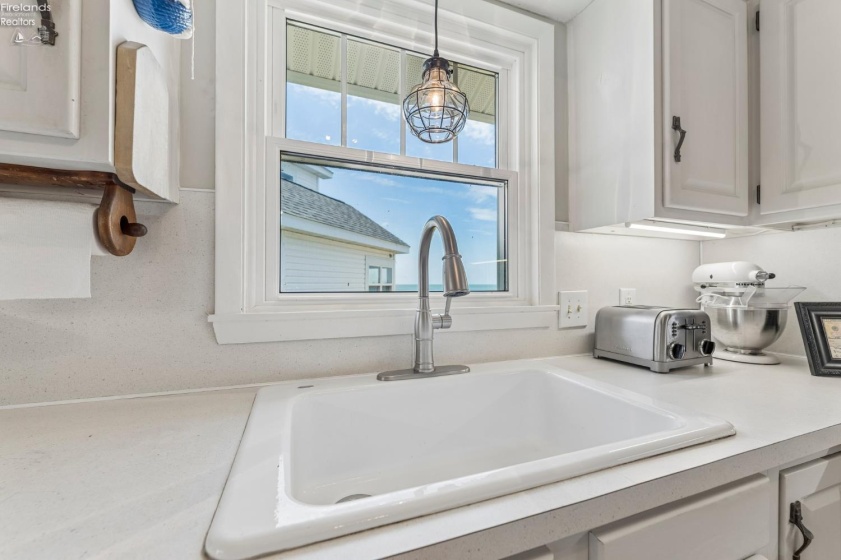 203 Ashland Avenue, Huron, 44839, 3 Bedrooms Bedrooms, ,2 BathroomsBathrooms,Residential,For Sale,Ashland,20262135