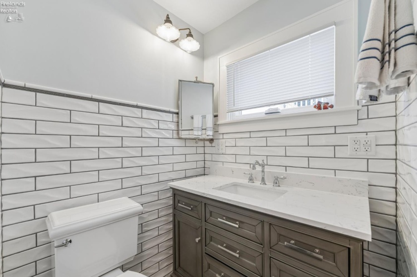 203 Ashland Avenue, Huron, 44839, 3 Bedrooms Bedrooms, ,2 BathroomsBathrooms,Residential,For Sale,Ashland,20262135