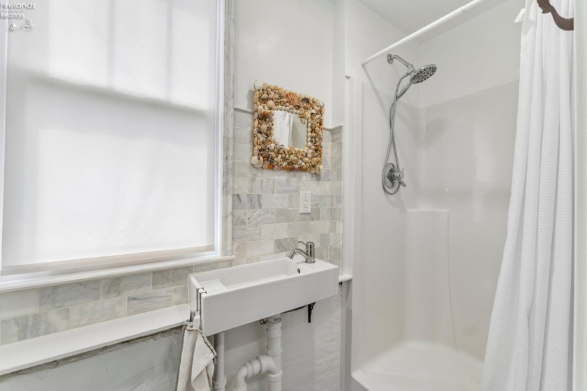 203 Ashland Avenue, Huron, 44839, 3 Bedrooms Bedrooms, ,2 BathroomsBathrooms,Residential,For Sale,Ashland,20262135