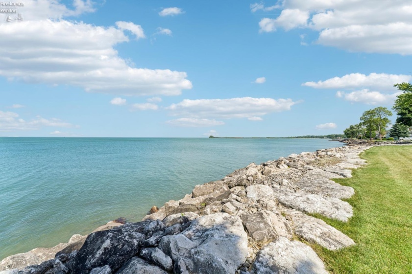 203 Ashland Avenue, Huron, 44839, 3 Bedrooms Bedrooms, ,2 BathroomsBathrooms,Residential,For Sale,Ashland,20262135