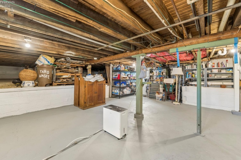 203 Ashland Avenue, Huron, 44839, 3 Bedrooms Bedrooms, ,2 BathroomsBathrooms,Residential,For Sale,Ashland,20262135