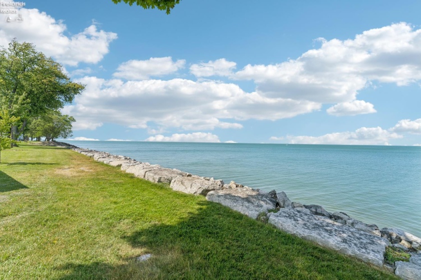 203 Ashland Avenue, Huron, 44839, 3 Bedrooms Bedrooms, ,2 BathroomsBathrooms,Residential,For Sale,Ashland,20262135