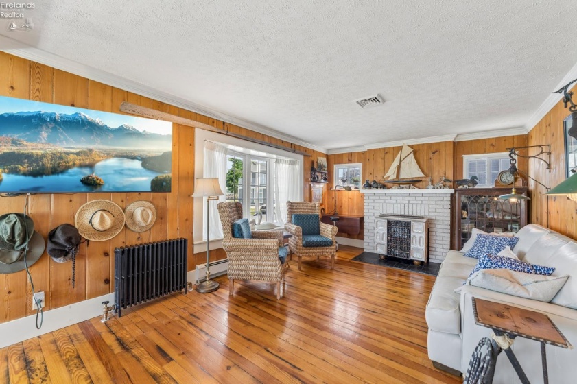 203 Ashland Avenue, Huron, 44839, 3 Bedrooms Bedrooms, ,2 BathroomsBathrooms,Residential,For Sale,Ashland,20262135