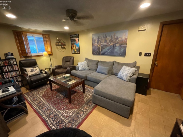 209 Parkview Drive, Walbridge, 43465, 3 Bedrooms Bedrooms, ,2 BathroomsBathrooms,Residential,For Sale,Parkview Drive,20261987