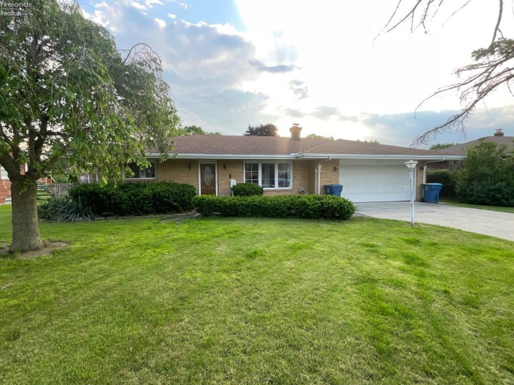 209 Parkview Drive, Walbridge, 43465, 3 Bedrooms Bedrooms, ,2 BathroomsBathrooms,Residential,For Sale,Parkview Drive,20261987
