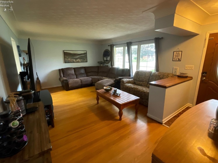 209 Parkview Drive, Walbridge, 43465, 3 Bedrooms Bedrooms, ,2 BathroomsBathrooms,Residential,For Sale,Parkview Drive,20261987