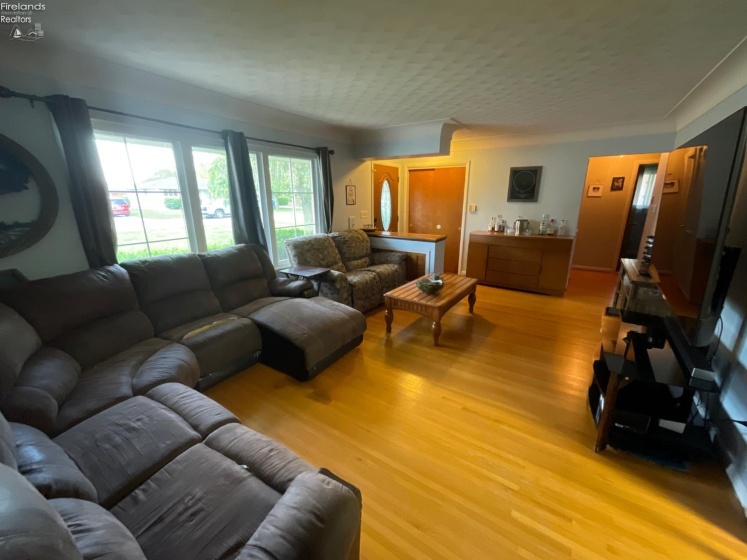 209 Parkview Drive, Walbridge, 43465, 3 Bedrooms Bedrooms, ,2 BathroomsBathrooms,Residential,For Sale,Parkview Drive,20261987
