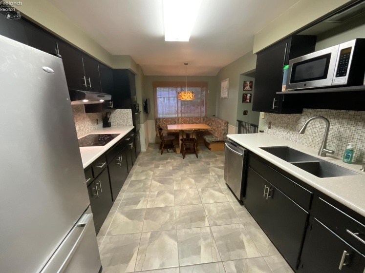 209 Parkview Drive, Walbridge, 43465, 3 Bedrooms Bedrooms, ,2 BathroomsBathrooms,Residential,For Sale,Parkview Drive,20261987