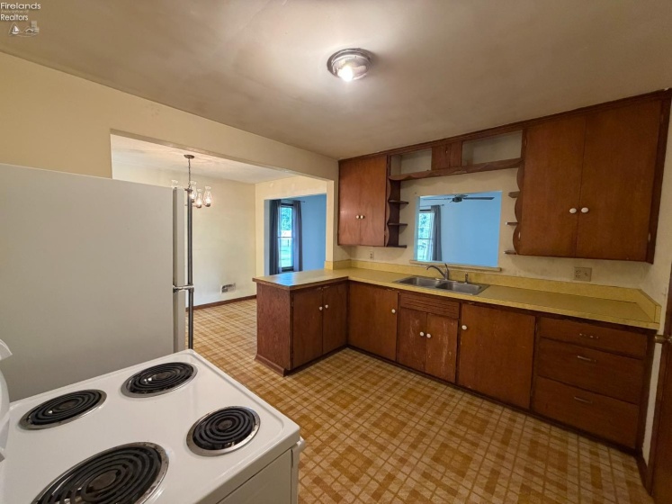 527 Washington Avenue, Huron, 44839, 3 Bedrooms Bedrooms, ,1 BathroomBathrooms,Residential,For Sale,Washington,20262051