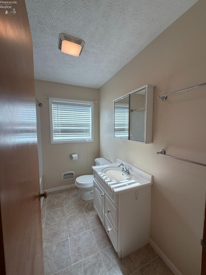 527 Washington Avenue, Huron, 44839, 3 Bedrooms Bedrooms, ,1 BathroomBathrooms,Residential,For Sale,Washington,20262051