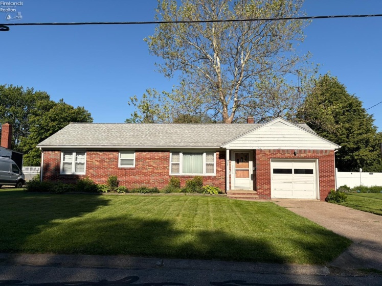 527 Washington Avenue, Huron, 44839, 3 Bedrooms Bedrooms, ,1 BathroomBathrooms,Residential,For Sale,Washington,20262051
