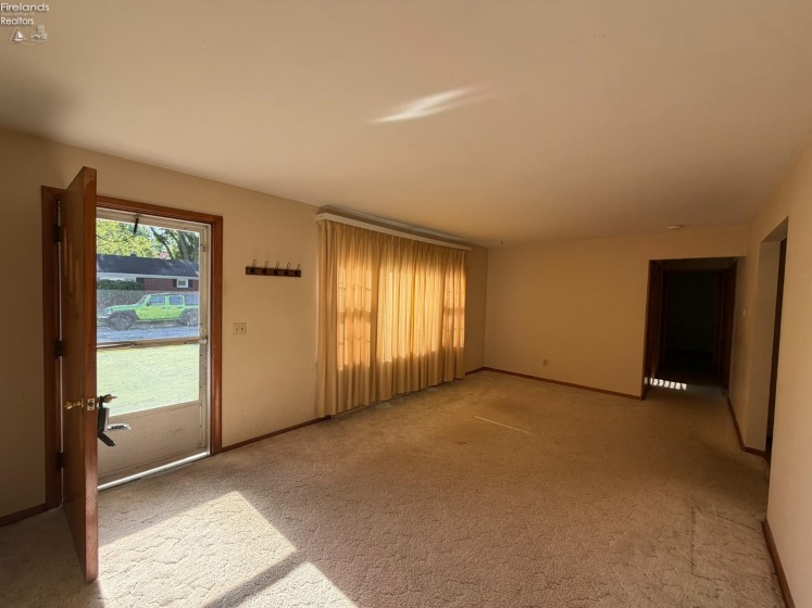 527 Washington Avenue, Huron, 44839, 3 Bedrooms Bedrooms, ,1 BathroomBathrooms,Residential,For Sale,Washington,20262051