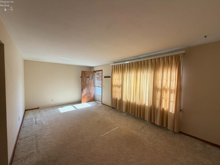 527 Washington Avenue, Huron, 44839, 3 Bedrooms Bedrooms, ,1 BathroomBathrooms,Residential,For Sale,Washington,20262051
