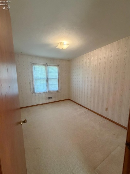 527 Washington Avenue, Huron, 44839, 3 Bedrooms Bedrooms, ,1 BathroomBathrooms,Residential,For Sale,Washington,20262051