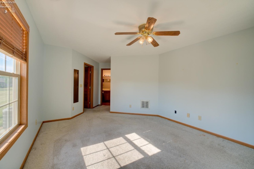212 Crestwood, Willard, 44890, 2 Bedrooms Bedrooms, ,2 BathroomsBathrooms,Residential,For Sale,Crestwood,20262137