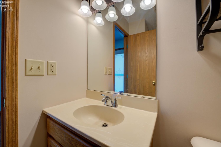 212 Crestwood, Willard, 44890, 2 Bedrooms Bedrooms, ,2 BathroomsBathrooms,Residential,For Sale,Crestwood,20262137