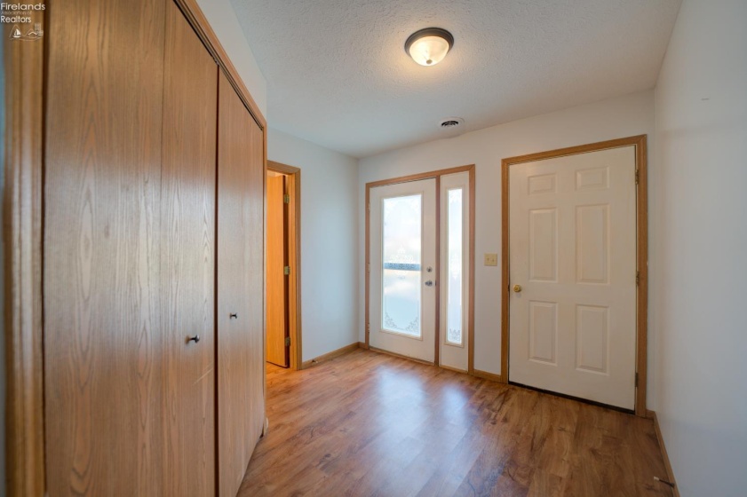 212 Crestwood, Willard, 44890, 2 Bedrooms Bedrooms, ,2 BathroomsBathrooms,Residential,For Sale,Crestwood,20262137