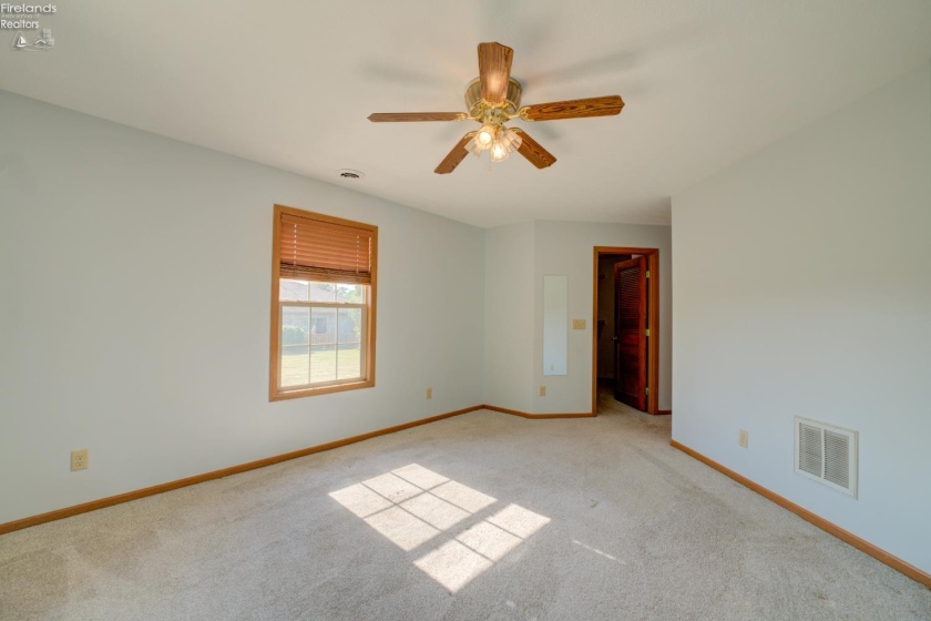 212 Crestwood, Willard, 44890, 2 Bedrooms Bedrooms, ,2 BathroomsBathrooms,Residential,For Sale,Crestwood,20262137