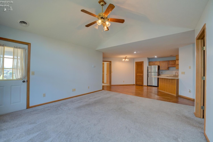 212 Crestwood, Willard, 44890, 2 Bedrooms Bedrooms, ,2 BathroomsBathrooms,Residential,For Sale,Crestwood,20262137