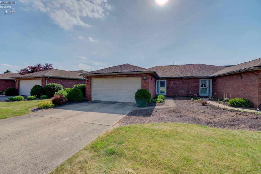 212 Crestwood, Willard, 44890, 2 Bedrooms Bedrooms, ,2 BathroomsBathrooms,Residential,For Sale,Crestwood,20262137