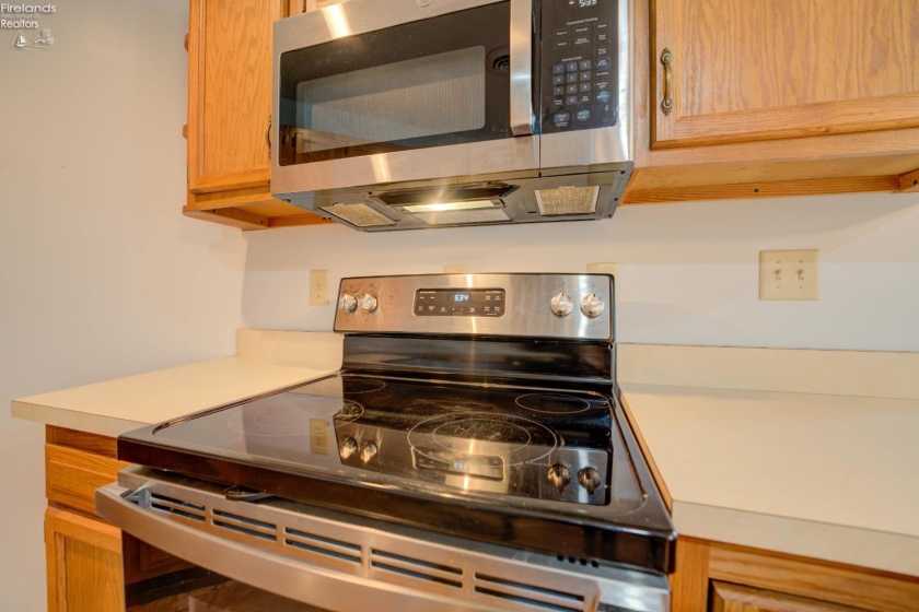 212 Crestwood, Willard, 44890, 2 Bedrooms Bedrooms, ,2 BathroomsBathrooms,Residential,For Sale,Crestwood,20262137