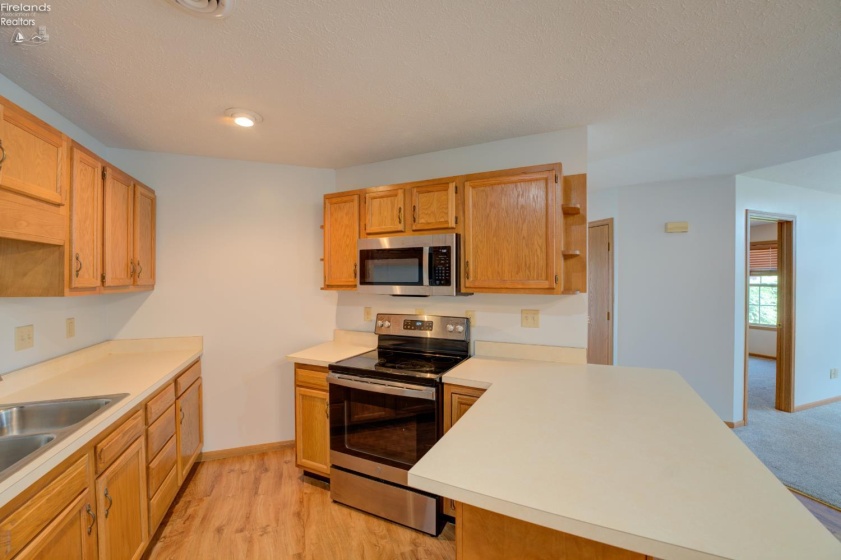 212 Crestwood, Willard, 44890, 2 Bedrooms Bedrooms, ,2 BathroomsBathrooms,Residential,For Sale,Crestwood,20262137