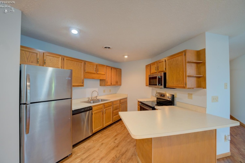 212 Crestwood, Willard, 44890, 2 Bedrooms Bedrooms, ,2 BathroomsBathrooms,Residential,For Sale,Crestwood,20262137
