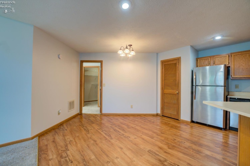 212 Crestwood, Willard, 44890, 2 Bedrooms Bedrooms, ,2 BathroomsBathrooms,Residential,For Sale,Crestwood,20262137
