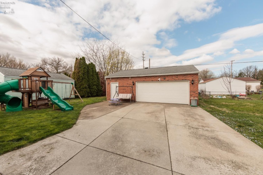 2121 Putnam Street, Sandusky, 44870, 4 Bedrooms Bedrooms, ,2 BathroomsBathrooms,Residential,For Sale,Putnam,20262129