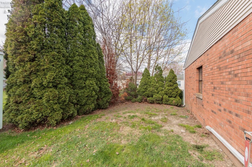 2121 Putnam Street, Sandusky, 44870, 4 Bedrooms Bedrooms, ,2 BathroomsBathrooms,Residential,For Sale,Putnam,20262129