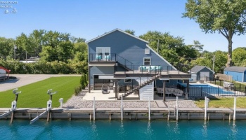4690 Johnson Avenue, Port Clinton, 43452, 4 Bedrooms Bedrooms, ,3 BathroomsBathrooms,Residential,For Sale,Johnson,20262153