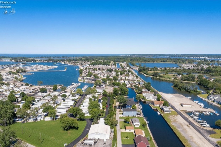 4690 Johnson Avenue, Port Clinton, 43452, 4 Bedrooms Bedrooms, ,3 BathroomsBathrooms,Residential,For Sale,Johnson,20262153
