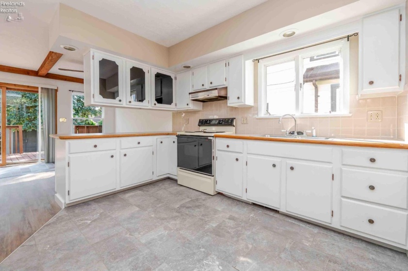 2130 Columbus, Sandusky, 44870, 3 Bedrooms Bedrooms, ,3 BathroomsBathrooms,Residential,For Sale,Columbus,20262157