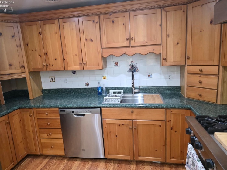 5002 Dallas Avenue, Sandusky, 44870, 3 Bedrooms Bedrooms, ,1 BathroomBathrooms,Residential,For Sale,Dallas,20262162