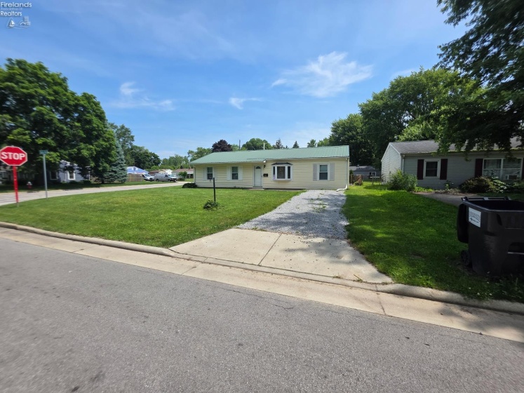 5002 Dallas Avenue, Sandusky, 44870, 3 Bedrooms Bedrooms, ,1 BathroomBathrooms,Residential,For Sale,Dallas,20262162