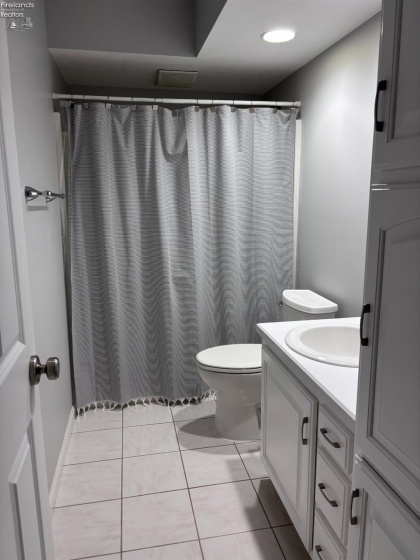 110 Roth Court, Bellevue, 44811, 3 Bedrooms Bedrooms, ,2 BathroomsBathrooms,Residential,For Sale,Roth,20262168