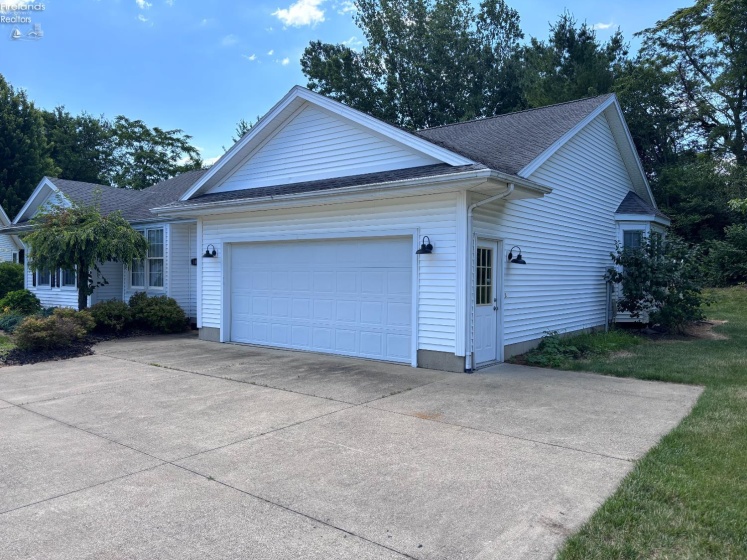 110 Roth Court, Bellevue, 44811, 3 Bedrooms Bedrooms, ,2 BathroomsBathrooms,Residential,For Sale,Roth,20262168