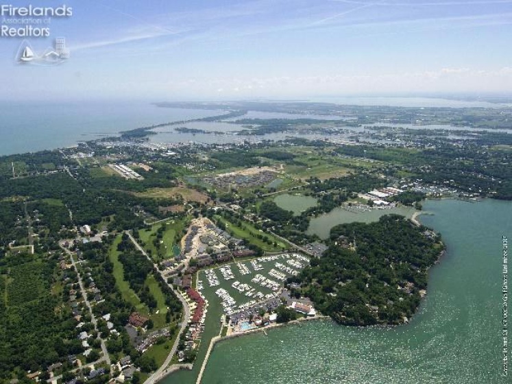 2695 Canterbury Circle, Port Clinton, 43452, 2 Bedrooms Bedrooms, ,2 BathroomsBathrooms,Residential,For Sale,Canterbury,20261955
