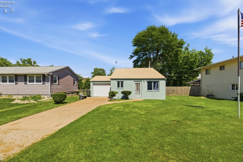 445 Morton Road, Vermilion, 44089, 2 Bedrooms Bedrooms, ,2 BathroomsBathrooms,Residential,For Sale,Morton,20262064