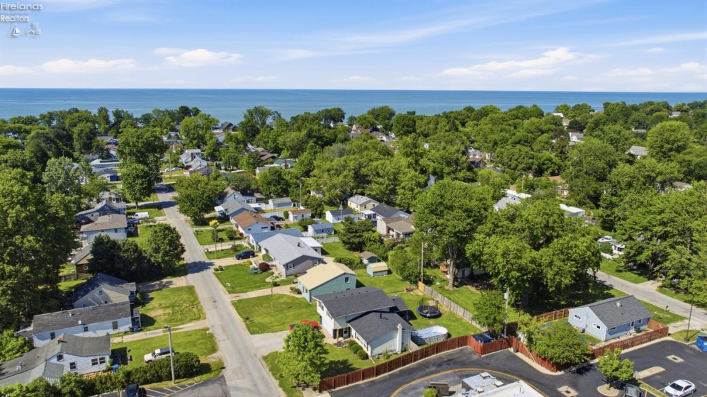 445 Morton Road, Vermilion, 44089, 2 Bedrooms Bedrooms, ,2 BathroomsBathrooms,Residential,For Sale,Morton,20262064