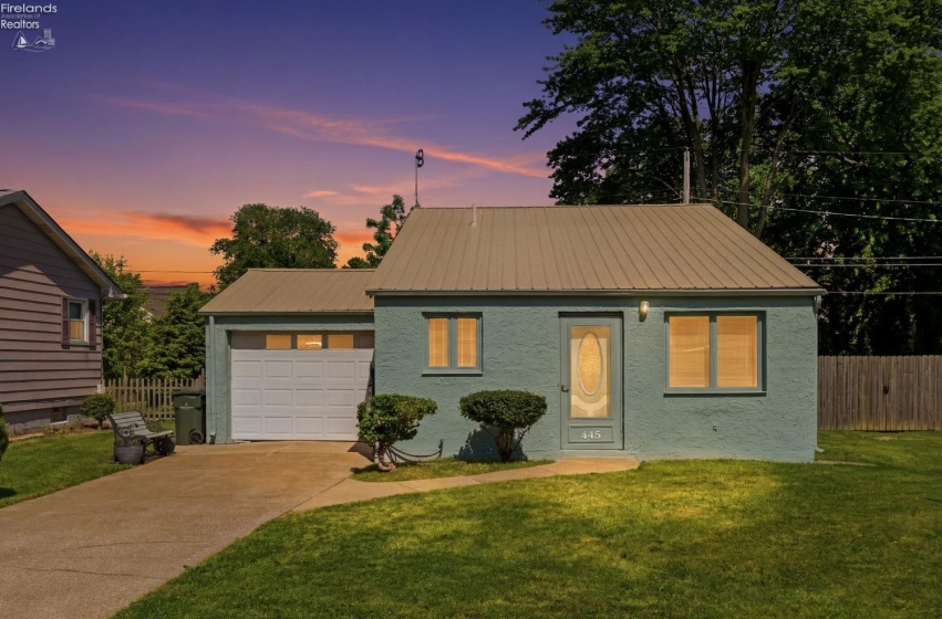 445 Morton Road, Vermilion, 44089, 2 Bedrooms Bedrooms, ,2 BathroomsBathrooms,Residential,For Sale,Morton,20262064