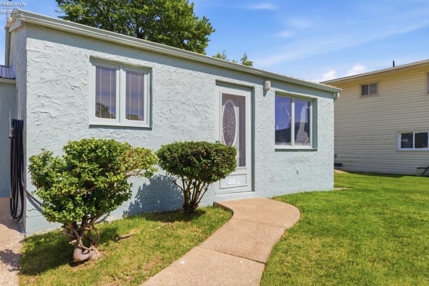 445 Morton Road, Vermilion, 44089, 2 Bedrooms Bedrooms, ,2 BathroomsBathrooms,Residential,For Sale,Morton,20262064