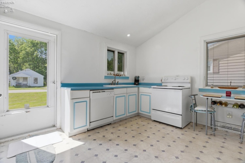 445 Morton Road, Vermilion, 44089, 2 Bedrooms Bedrooms, ,2 BathroomsBathrooms,Residential,For Sale,Morton,20262064