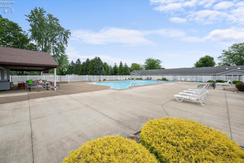 937 Ridgeview Drive, Huron, 44839, 3 Bedrooms Bedrooms, ,2 BathroomsBathrooms,Residential,For Sale,Ridgeview,20262180