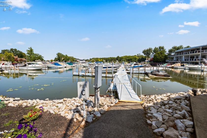 1526 Catawba Road, Port Clinton, 43452, 2 Bedrooms Bedrooms, ,2 BathroomsBathrooms,Residential,For Sale,Catawba,20262182